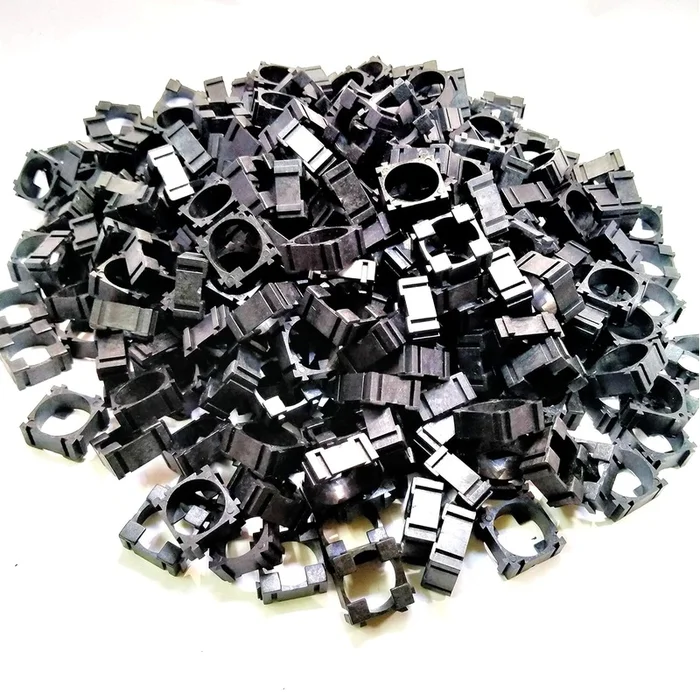 100pcs 18650 Holder Lithium Battery Spacer Plastic Holder for DIY Battery Pack Making.