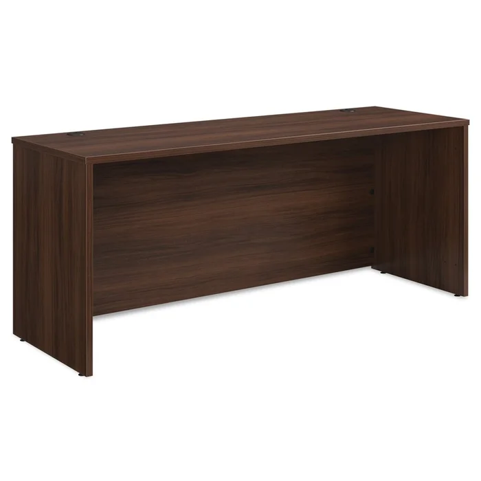 Affirm 71.10 Commercial Grade Office Desk – Noble Elm|Bureau Affirm de 71,10po de qualit commerciale – orme noble