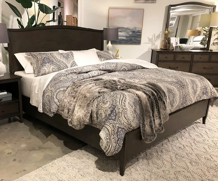 Aspenhome Blakely Queen Sleigh Bed in Brown I540