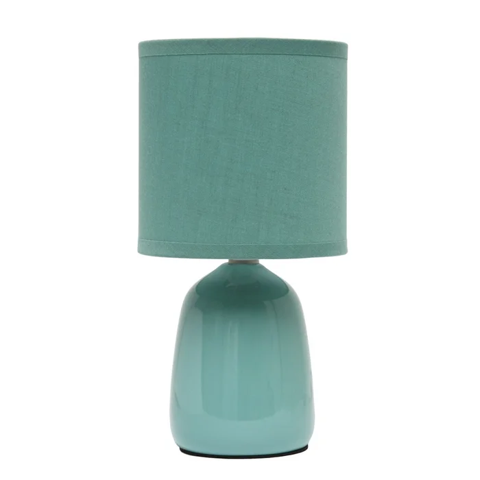 Simple Designs 10.04 Traditional Ceramic Thimble Base Table Lamp with Matching Fabric Shade – Seafoam|Lampe de table traditionnelle de SimpleDesigns de 10,04po en cramique avec base en forme de d coudre et abat-jour en tissu assorti – cume de