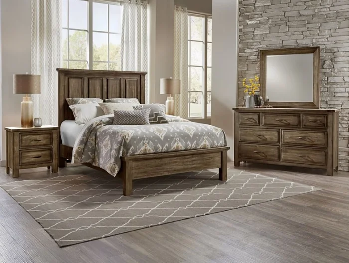 Vaughan-Bassett Maple Road 4-Piece Mansion Bedroom Set w/ Low Profile Footboard in Maple Syrup